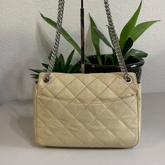 Tory Burch Cream Quilted Chain Bag - Picture 3 of 12